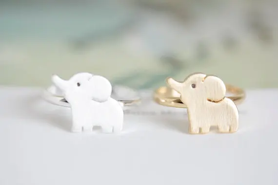 Jisensp Lovely Design Small Elephant Ring Fashion Jewelry for Women Girls Cute Animal Elephant Metal Ring Party Gift bijoux
Jisensp Lovely Design Small Elephant Ring Fashion Jewelry for Women Girls Cute Animal Elephant Metal Ring Party Gift bijoux