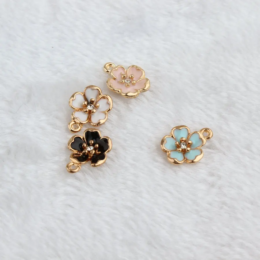 Daisies 10pcs 12*16mm Blossom Pendant Flower Alloy Enamel Charm DIY Accessories of Necklace Bracelet Headdress Handmade Craft
Daisies 10pcs 12*16mm Blossom Pendant Flower Alloy Enamel Charm DIY Accessories of Necklace Bracelet Headdress Handmade Craft
