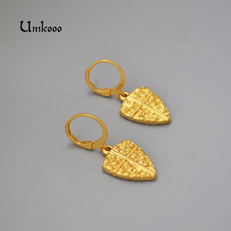 New Trendy Leaf Earrings for Women Charms Vintage Gold Color Small Shield Drop Earrings Fashion Jewelry Accessories Friend Gifts
New Trendy Leaf Earrings for Women Charms Vintage Gold Color Small Shield Drop Earrings Fashion Jewelry Accessories Friend Gifts
