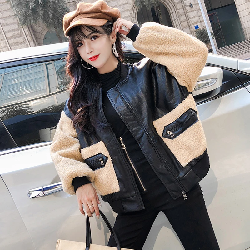 Autumn and winter wear new thickening locomotive clothing short paragraph wild artificial lamb hair stitching PU leather jacket
Autumn and winter wear new thickening locomotive clothing short paragraph wild artificial lamb hair stitching PU leather jacket