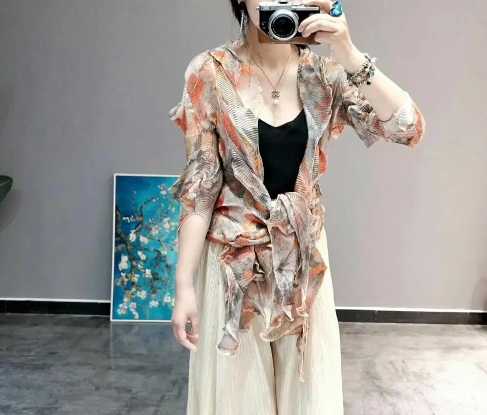 HOT SELLINGMiyake Fashion the wind spell to fold three quarter print trench coat IN STOCK
HOT SELLINGMiyake Fashion the wind spell to fold three quarter print trench coat IN STOCK