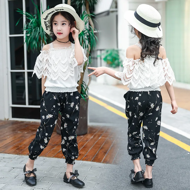 Summer Korean Children's Clothing Girls Suit Chiffon Sling Tops + Mosquito Pants 2pcs Floral Short Kids Set
Summer Korean Children's Clothing Girls Suit Chiffon Sling Tops + Mosquito Pants 2pcs Floral Short Kids Set
