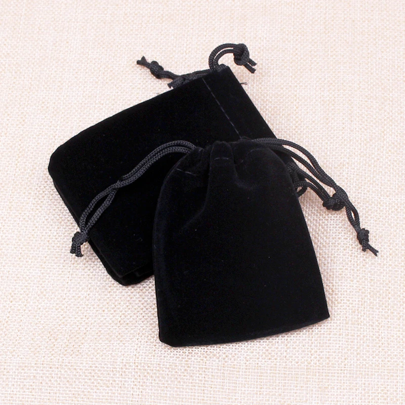 100pcs/lot Mini Black Velvet Bags 7*9cm Pretty Pouches Jewelry Packing Bags Christmas/Candy Gift Bags Free Shipping
100pcs/lot Mini Black Velvet Bags 7*9cm Pretty Pouches Jewelry Packing Bags Christmas/Candy Gift Bags Free Shipping