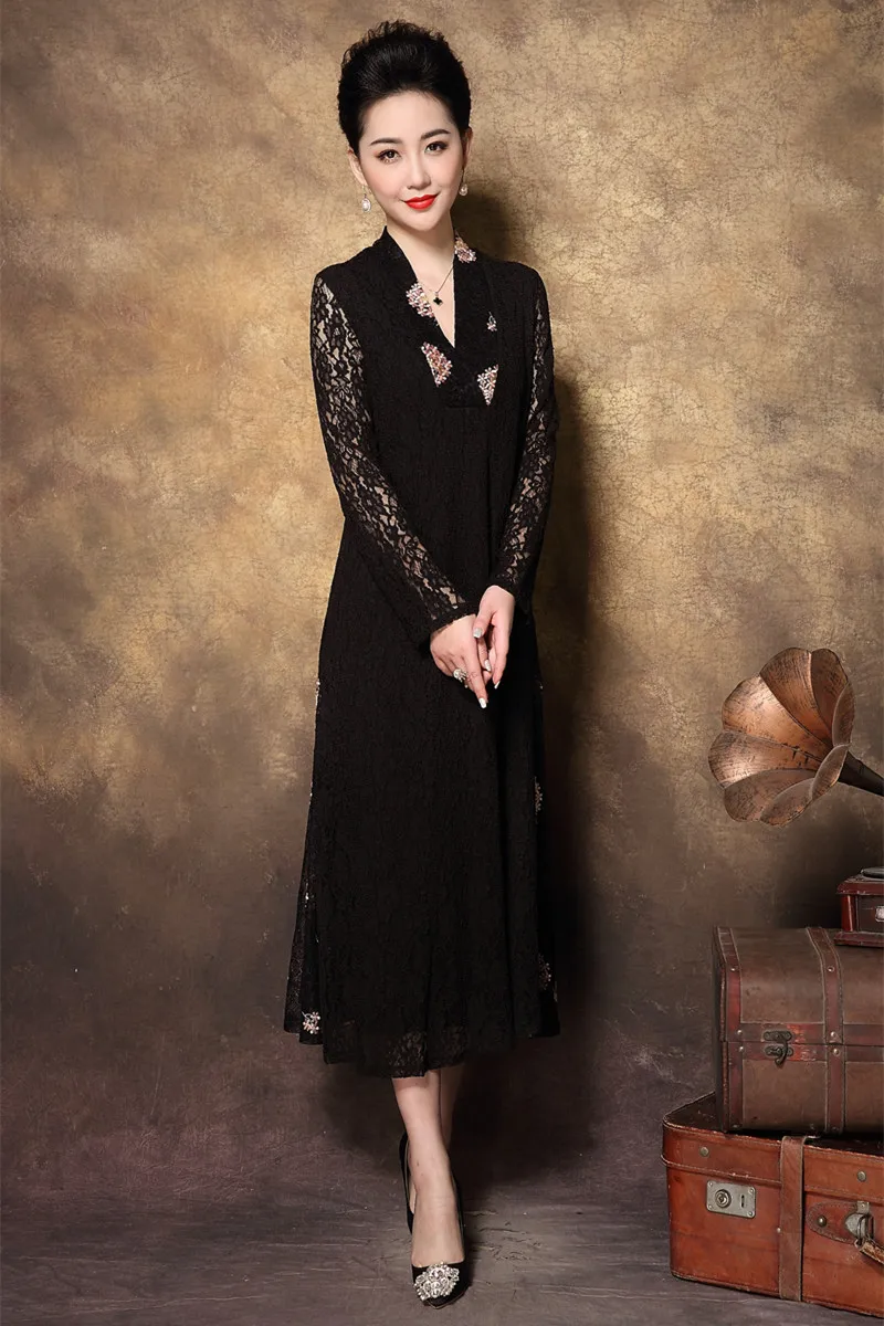 2019New Arrival China style Fashion Women lace embroidery elegant dress middle age Spring style party dress longo vestidos XXXXL
2019New Arrival China style Fashion Women lace embroidery elegant dress middle age Spring style party dress longo vestidos XXXXL