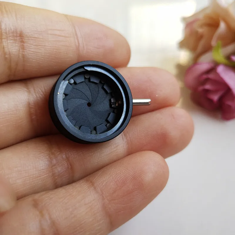 100pcs Zoom Optical Iris Diaphragm Aperture Condenser 0.5-10.6MM Amplifying with 10 Blades for Digital Camera Microscope Adapter
100pcs Zoom Optical Iris Diaphragm Aperture Condenser 0.5-10.6MM Amplifying with 10 Blades for Digital Camera Microscope Adapter