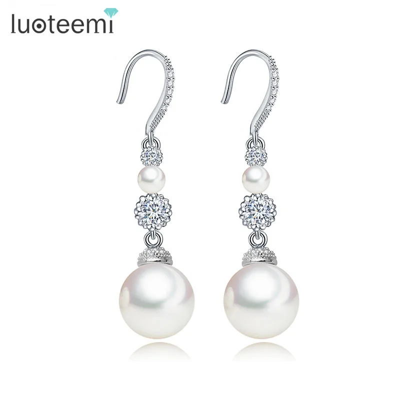 LUOTEEMI Korean Fashion Earring Imitation White Pearl Drop Earring for Women Cheap Hook Cubic Zirconia Pendientes Mother Day
LUOTEEMI Korean Fashion Earring Imitation White Pearl Drop Earring for Women Cheap Hook Cubic Zirconia Pendientes Mother Day