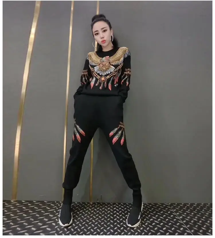 2021 Autumn new Fashion Two Sets European Station Eagle Printing Knitted Casual Pants Fashion Suit Female Slim Sweatshirt +Pants
2021 Autumn new Fashion Two Sets European Station Eagle Printing Knitted Casual Pants Fashion Suit Female Slim Sweatshirt +Pants