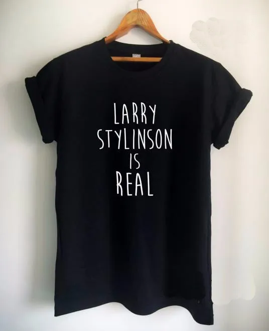 Женская хлопковая футболка с надписью Larry Stylinson, повседневная забавная футболка для девушек, хипстерская футболка, Прямая поставка F713
Женская хлопковая футболка с надписью Larry Stylinson, повседневная забавная футболка для девушек, хипстерская футболка, Прямая поставка F713