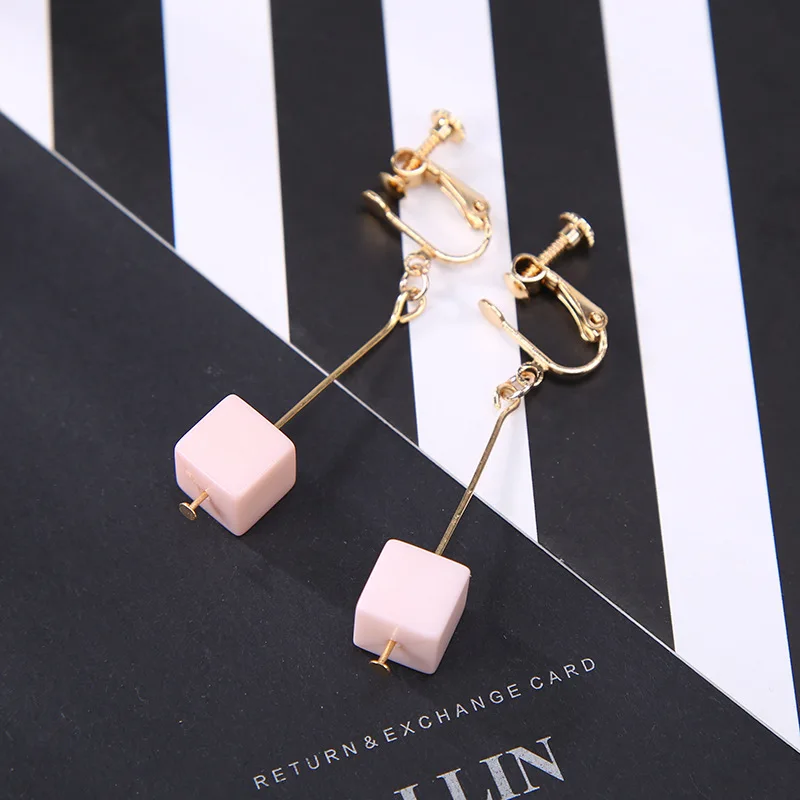 Pink Black White Cubic Stone Pendant Ear Hook & Clip Golden Drop Earrings Dangle Earrings for Women
Pink Black White Cubic Stone Pendant Ear Hook & Clip Golden Drop Earrings Dangle Earrings for Women