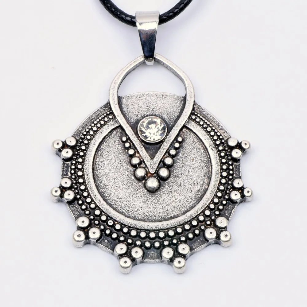 Tribal Necklace Pendant Beads Rhinestone Crystal Geometric Amulet Antique Silver Plated Christmas Gift for Women Girls
Tribal Necklace Pendant Beads Rhinestone Crystal Geometric Amulet Antique Silver Plated Christmas Gift for Women Girls