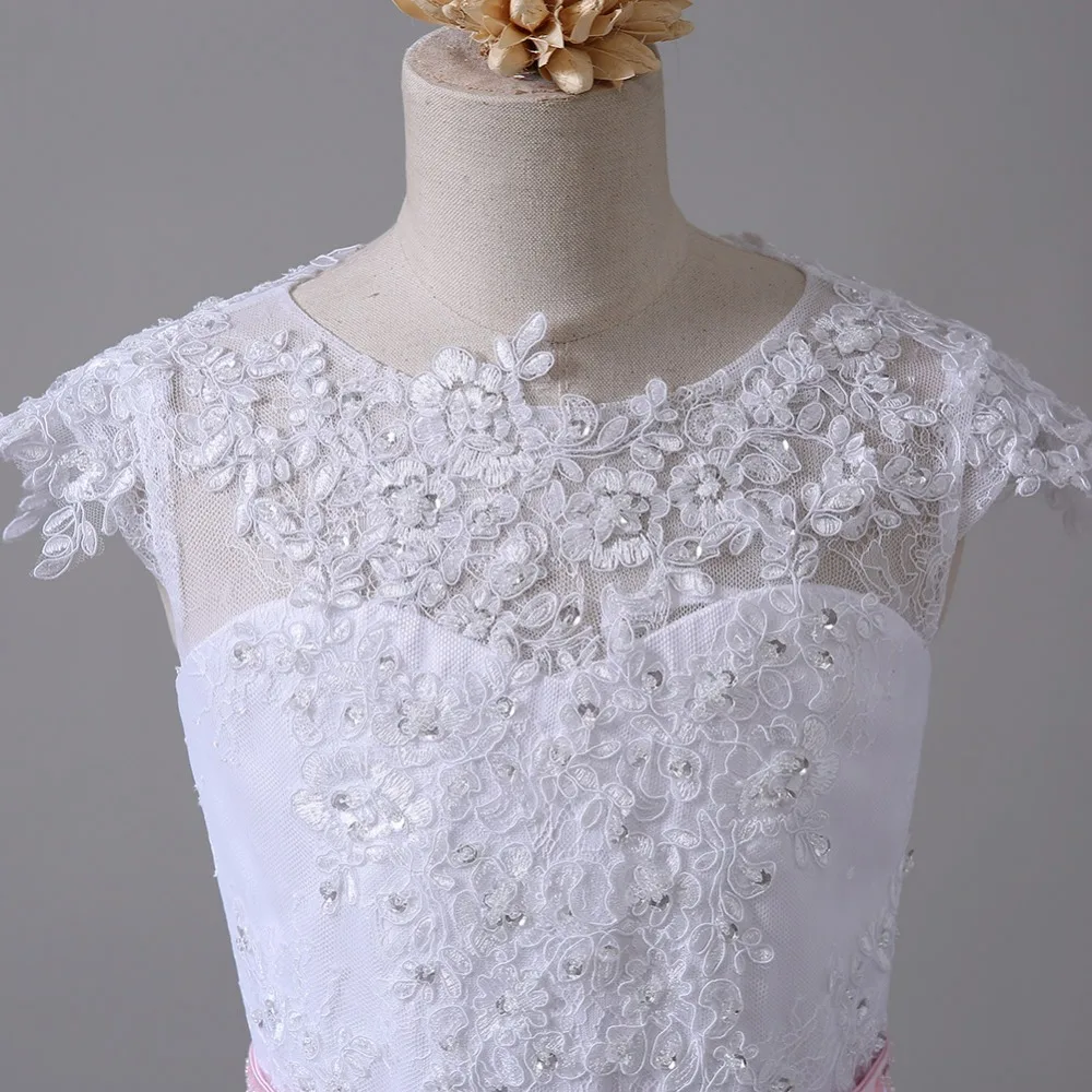 White Flower Girl Dresses For Weddings Ball Gown Cap Sleeves Tulle Appliques Lace Crystals First Communion Dresses
White Flower Girl Dresses For Weddings Ball Gown Cap Sleeves Tulle Appliques Lace Crystals First Communion Dresses