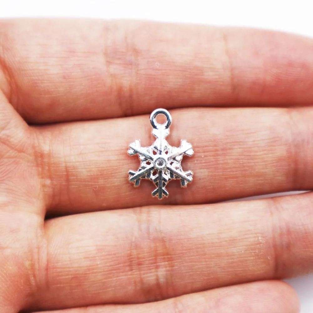 Hot sell 50pcs metal bright silver Christmas Snowflake charms Pendant for Crafts Jewelry Making Accessories
Hot sell 50pcs metal bright silver Christmas Snowflake charms Pendant for Crafts Jewelry Making Accessories