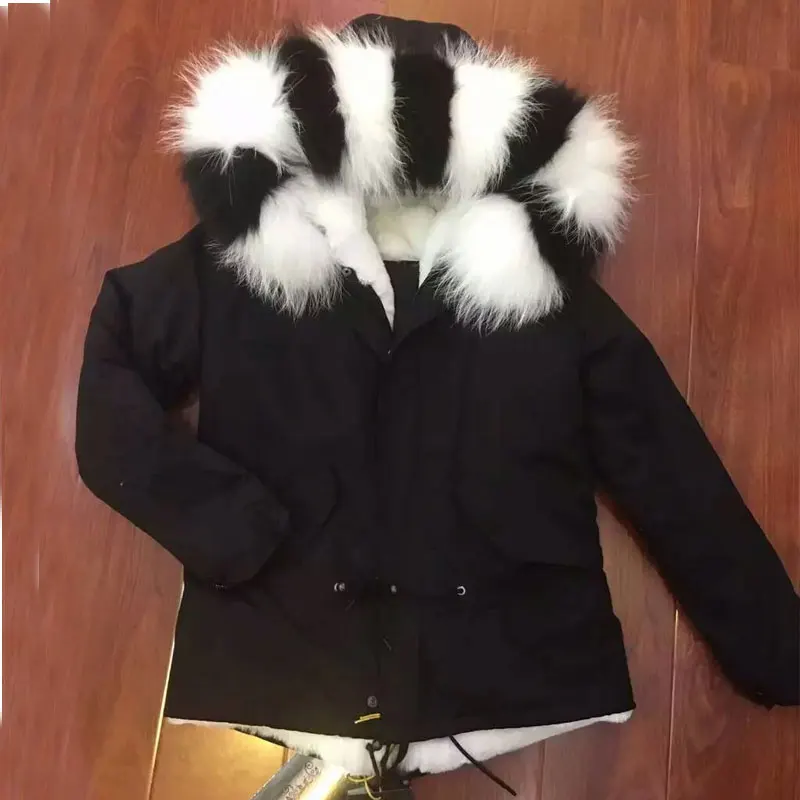 Luxury black and white short style factory price Winter fur parka jacket can dropshipping
Luxury black and white short style factory price Winter fur parka jacket can dropshipping