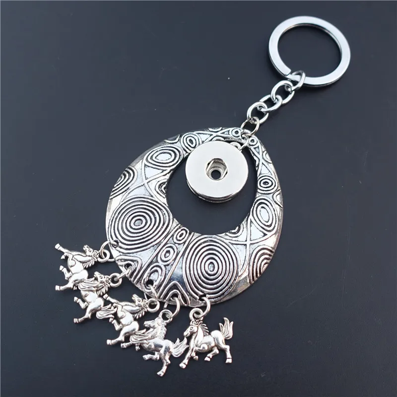 Retro Metal 18mm Snap Buttons Horse Eye Keychains 5 Little Horses Keyrings Jewelry For Men Women
Retro Metal 18mm Snap Buttons Horse Eye Keychains 5 Little Horses Keyrings Jewelry For Men Women