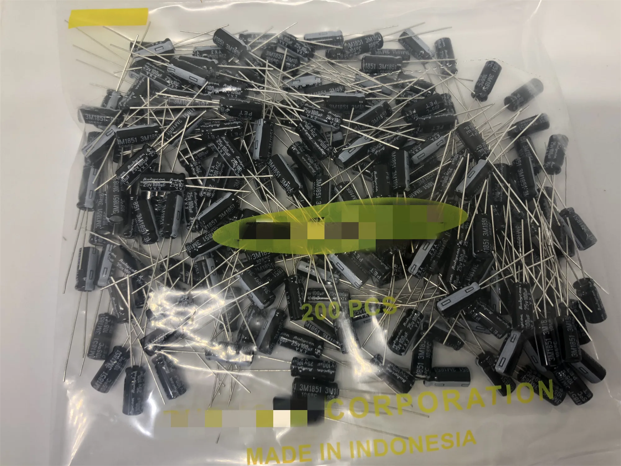 Новый и оригинальный Rubycon25V100UF 6.3X11MM 100 мкФ 25V YXFSeries долговечный низкий импеданс, 20 шт.
Новый и оригинальный Rubycon25V100UF 6.3X11MM 100 мкФ 25V YXFSeries долговечный низкий импеданс, 20 шт.