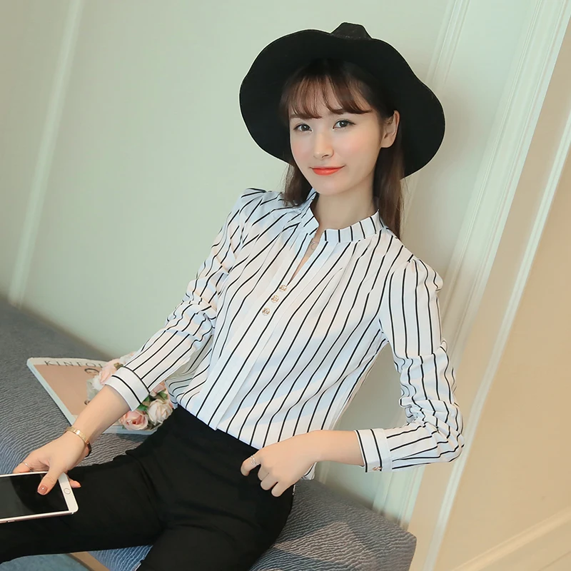 Новинка 2018, модная женская полосатая блузка My NewIn, летняя рубашка с V-образным вырезом и рукавами, рубашки в черно-белую полоску, офисные женские топы
Новинка 2018, модная женская полосатая блузка My NewIn, летняя рубашка с V-образным вырезом и рукавами, рубашки в черно-белую полоску, офисные женские топы