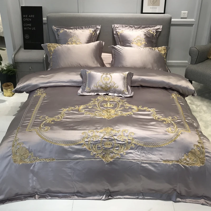 White Grey 120S Egyptian cotton Embroidery Bedding sets Queen King Tribute Silk Duvet cover Bed sheet set Pillowcases 4/6pcs
White Grey 120S Egyptian cotton Embroidery Bedding sets Queen King Tribute Silk Duvet cover Bed sheet set Pillowcases 4/6pcs