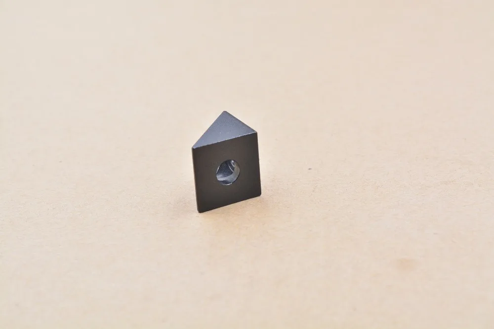 1PCS 3D printer parts Openbuilds fittings black angle angle connector triangular aluminum piece blast oxidation
1PCS 3D printer parts Openbuilds fittings black angle angle connector triangular aluminum piece blast oxidation