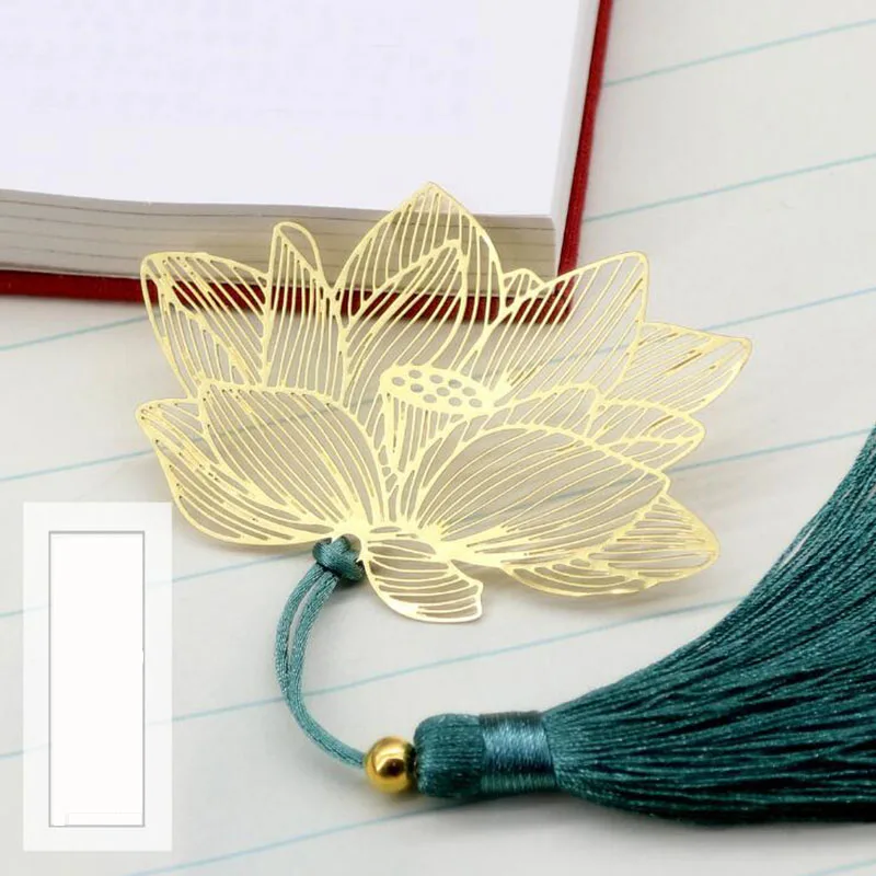 Vintage Chinese Style Gold Metal Hollow Lotus Tassel Learning Stationery Bookmark Office School Exquisite Daily Necessities
Vintage Chinese Style Gold Metal Hollow Lotus Tassel Learning Stationery Bookmark Office School Exquisite Daily Necessities