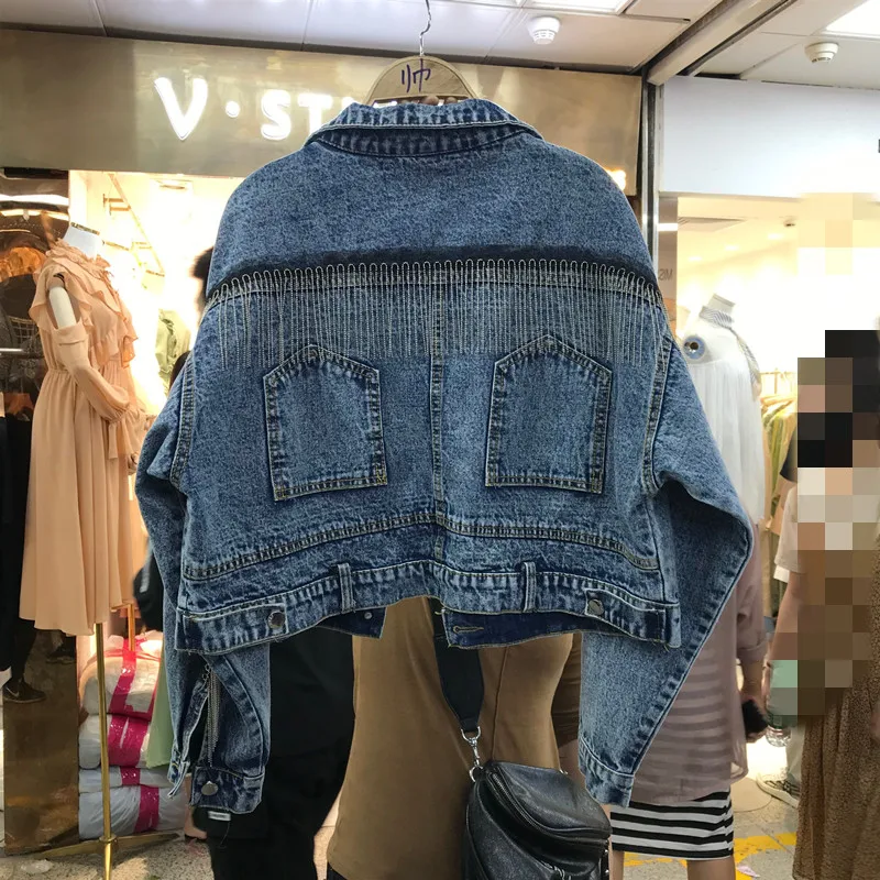tassel chain denim jacket female Korean spring loose short coat long sleeve Big pocket 2019 fashion personality denim jackets
tassel chain denim jacket female Korean spring loose short coat long sleeve Big pocket 2019 fashion personality denim jackets
