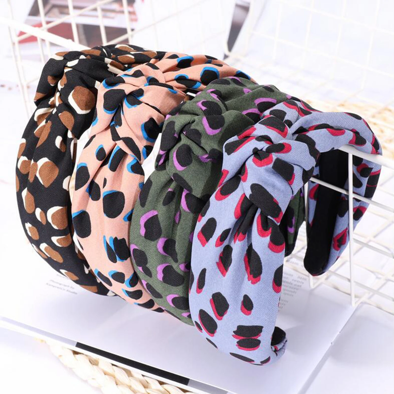 2019 New Fashion Bohemia Headband Women Leopard Cloth Hairband Adult Soft Female Headwear Turban Hair Accessories
2019 New Fashion Bohemia Headband Women Leopard Cloth Hairband Adult Soft Female Headwear Turban Hair Accessories