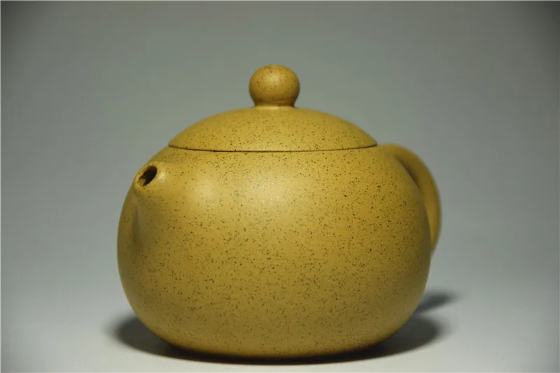 220ml Authentic Famous Yixing Zisha Tea Pot Chinese Kung Fu Sesame Gold Clay Teapot Pu'er Tea Black Tea Gift Free Shipping
220ml Authentic Famous Yixing Zisha Tea Pot Chinese Kung Fu Sesame Gold Clay Teapot Pu'er Tea Black Tea Gift Free Shipping