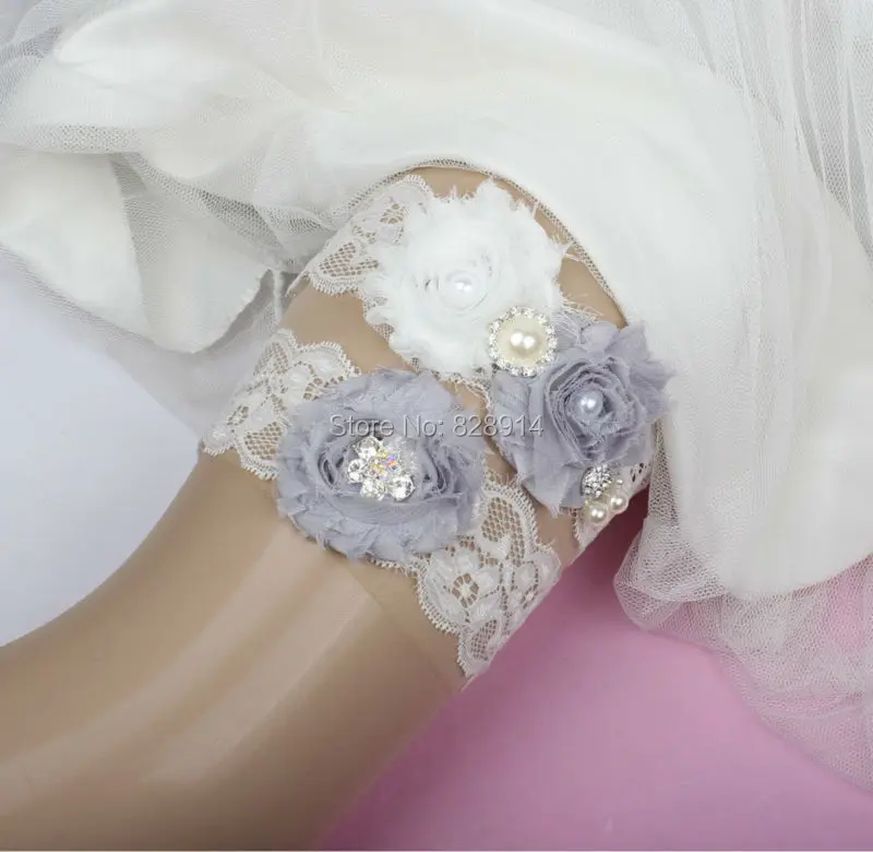 New Design Lace Trim Gray and white Color Shabby Flower bride Garter for wedding Garter made of gray Shabby Flower Handmade
New Design Lace Trim Gray and white Color Shabby Flower bride Garter for wedding Garter made of gray Shabby Flower Handmade