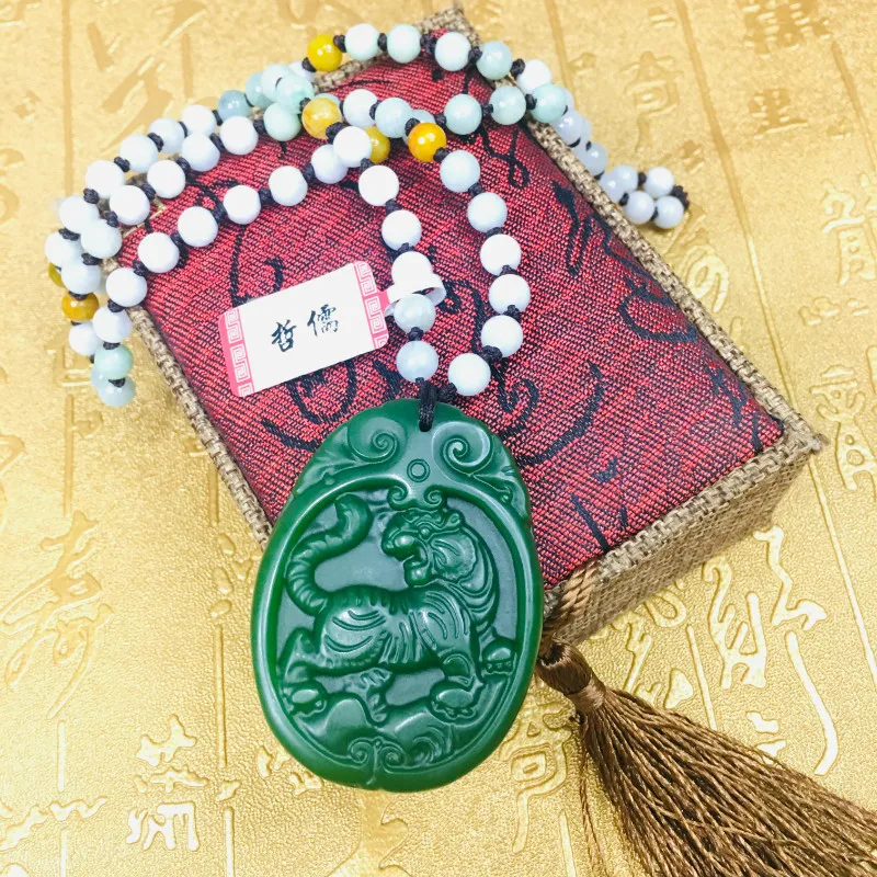 Send A-level national certificate Natural Hetian Biyu carved green round lucky tiger pendant Three-color jade bead chain
Send A-level national certificate Natural Hetian Biyu carved green round lucky tiger pendant Three-color jade bead chain