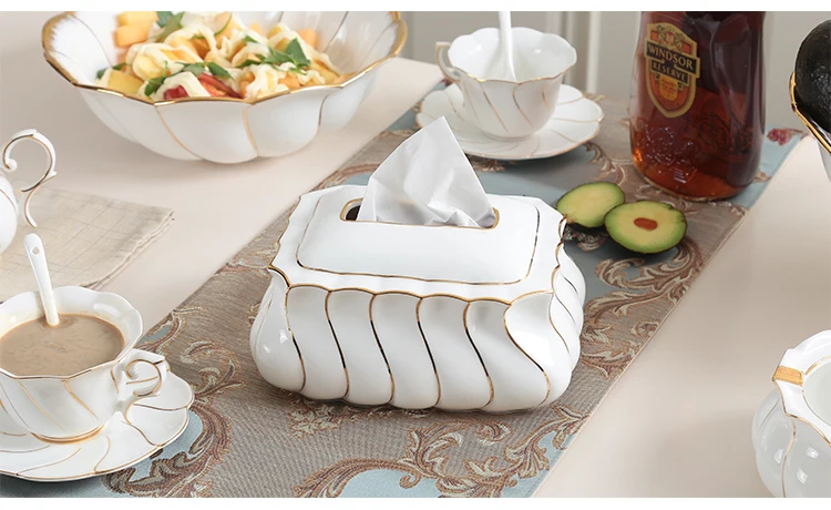 Modern Luxury Ceramic Napkin Holder Box Tissue Box European Living Room Household Desktop Paper Storage Box Home Decor Gift ZJ69
Modern Luxury Ceramic Napkin Holder Box Tissue Box European Living Room Household Desktop Paper Storage Box Home Decor Gift ZJ69