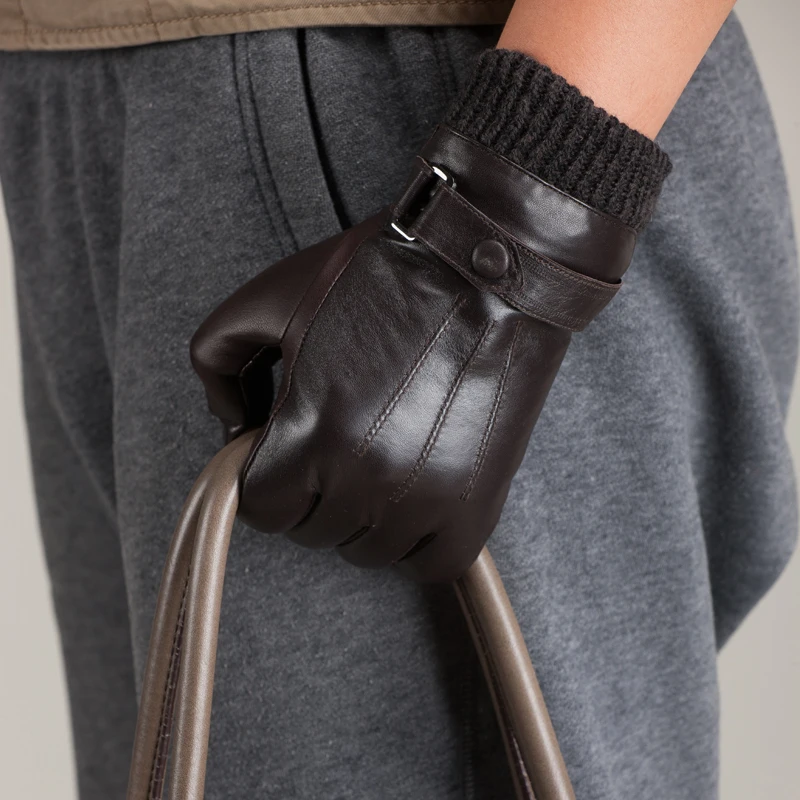 Free Shipping Fashion Luxury Men Leather Gloves Button Wrist Solid Winter Warm Lined Driving Gloves With 3 Lines Ku-015
Free Shipping Fashion Luxury Men Leather Gloves Button Wrist Solid Winter Warm Lined Driving Gloves With 3 Lines Ku-015