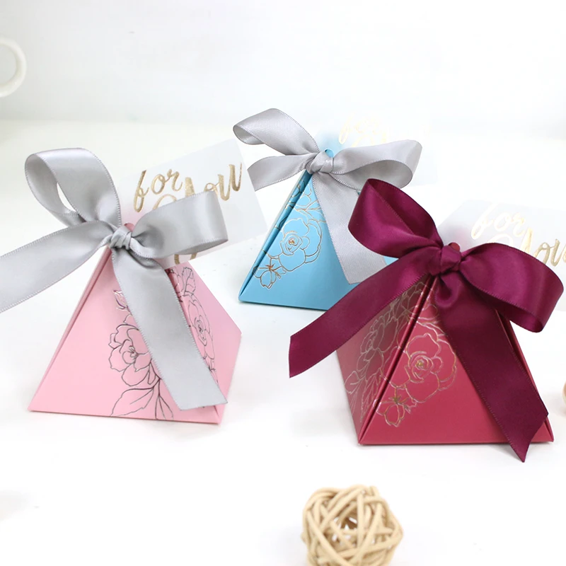 AVEBIEN Baby Shower Triangular Pyramid Candy Box Wedding Favors and Gifts Boxes Wedding Decoration Candy Bags for Guests 50pcs
AVEBIEN Baby Shower Triangular Pyramid Candy Box Wedding Favors and Gifts Boxes Wedding Decoration Candy Bags for Guests 50pcs