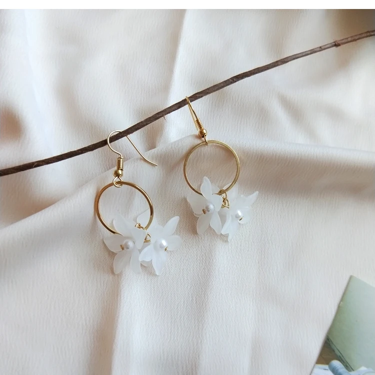 Bohemia earrings Contracted pearl petals earrings fashion woman earrings 2018 fine jewelry accessories earrings for women
Bohemia earrings Contracted pearl petals earrings fashion woman earrings 2018 fine jewelry accessories earrings for women