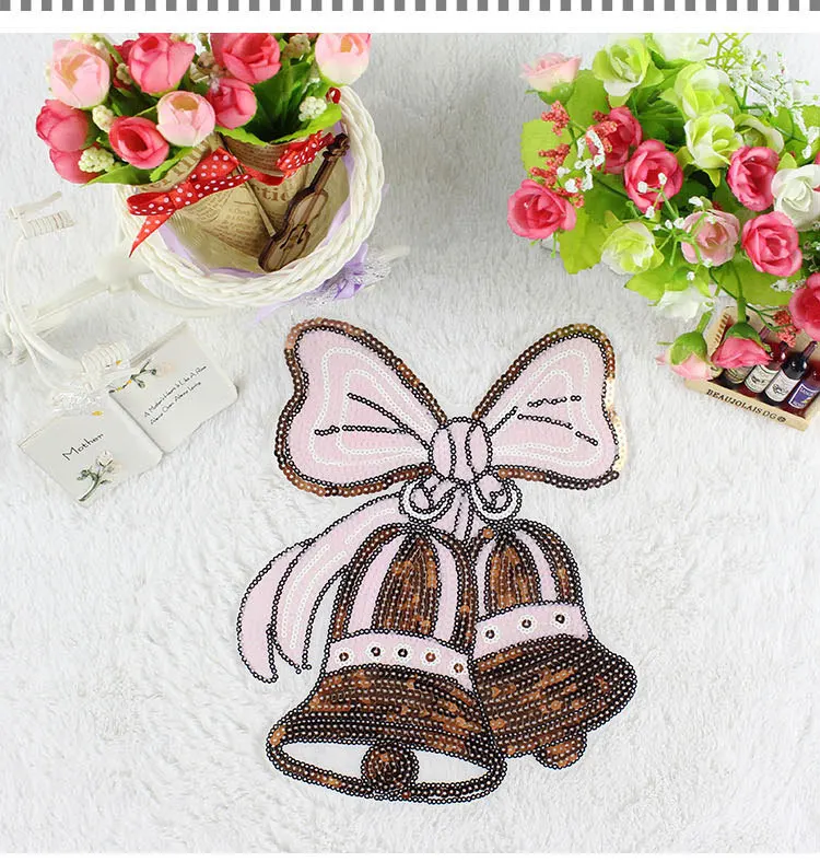 New Small Bell With Sequined Patches Fashion Applique lron on Patch for Clothes Bags DIY Decal Apparel Accessory 1pcs
New Small Bell With Sequined Patches Fashion Applique lron on Patch for Clothes Bags DIY Decal Apparel Accessory 1pcs