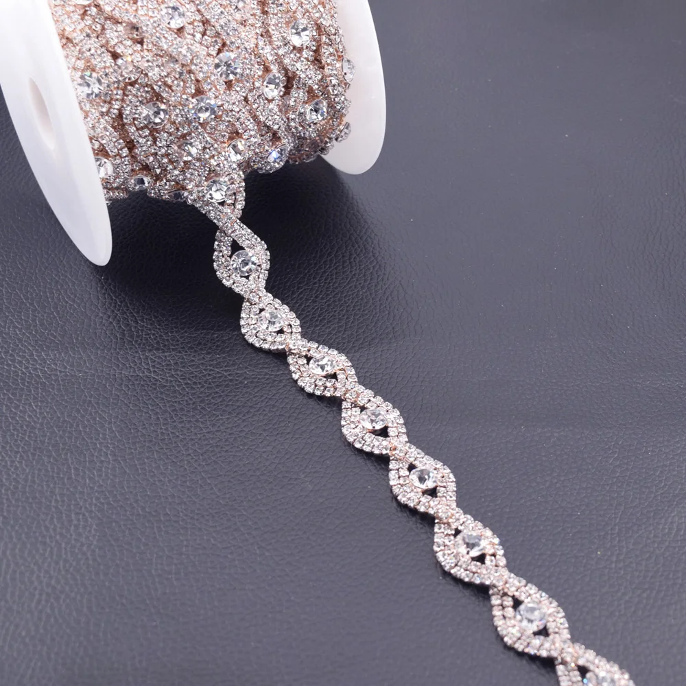 Factory store Oval shape Crystal Rhinestones Glass trim Belt Appliques Ribbon metal chain for dress bag shoes DIY Accessories
Factory store Oval shape Crystal Rhinestones Glass trim Belt Appliques Ribbon metal chain for dress bag shoes DIY Accessories