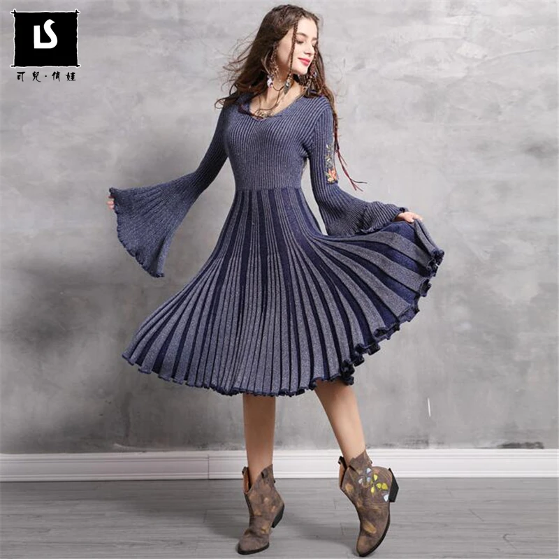 2020 Embroidery Knitted Dress Women Autumn Winter Sweater Pleated Dress Big Flare sleeve Fashion Elastic Sweater Dress Vestidos
2020 Embroidery Knitted Dress Women Autumn Winter Sweater Pleated Dress Big Flare sleeve Fashion Elastic Sweater Dress Vestidos
