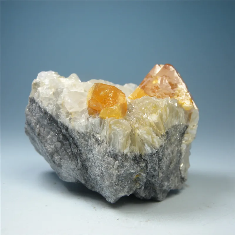 Gifts natural mineral scheelite mineral mica mineral specimens Aquamarine symbiotic teaching science
Gifts natural mineral scheelite mineral mica mineral specimens Aquamarine symbiotic teaching science