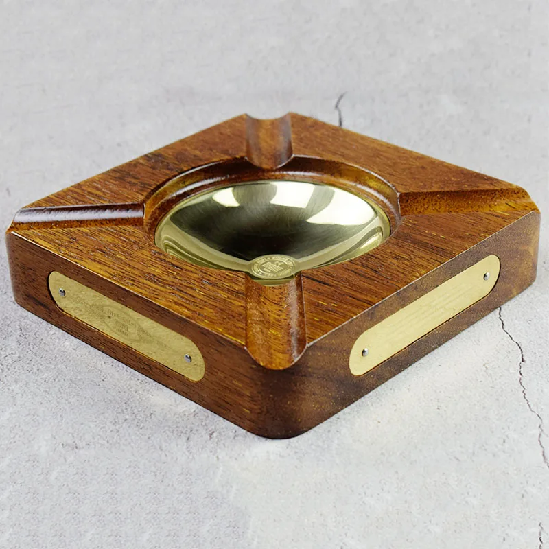 JIFENG Ashtray Luxury Gadgets Table Ashtray Classic Square Gold High Quality Porcelain Cigar Ashtrays Holder with 4 Rests
JIFENG Ashtray Luxury Gadgets Table Ashtray Classic Square Gold High Quality Porcelain Cigar Ashtrays Holder with 4 Rests