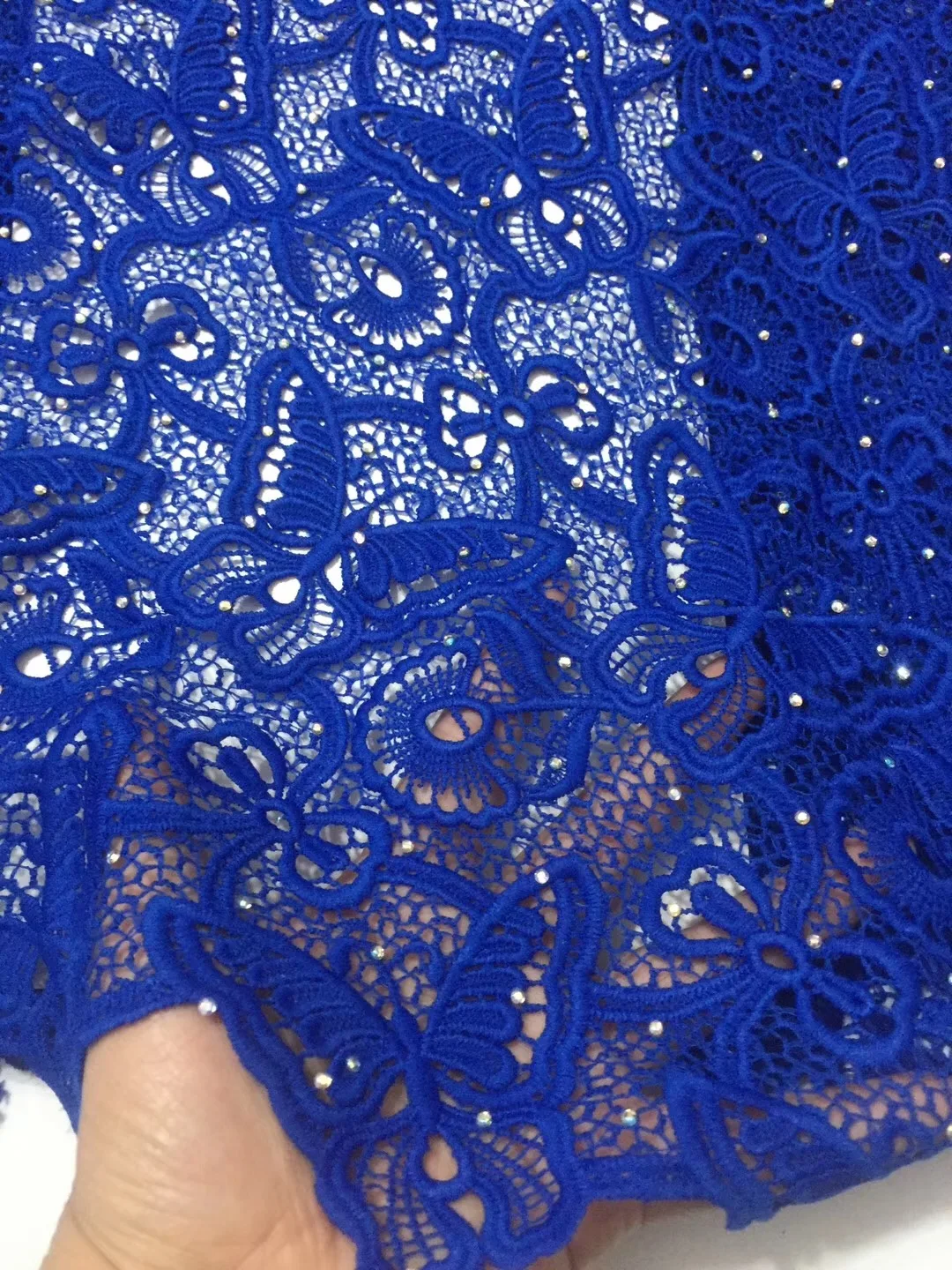BEAUTIFICAL african guipure laces fabric white rhinestones cord laces butterfly pattern nigerian milk silk lace fabric ML35G01
BEAUTIFICAL african guipure laces fabric white rhinestones cord laces butterfly pattern nigerian milk silk lace fabric ML35G01
