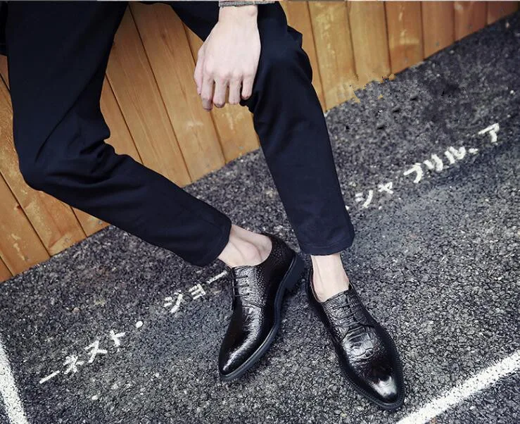 Hot sale Crocodile tattooed men's shoes spring and autumn business casual han version of the shoe male wedding shoes
Hot sale Crocodile tattooed men's shoes spring and autumn business casual han version of the shoe male wedding shoes