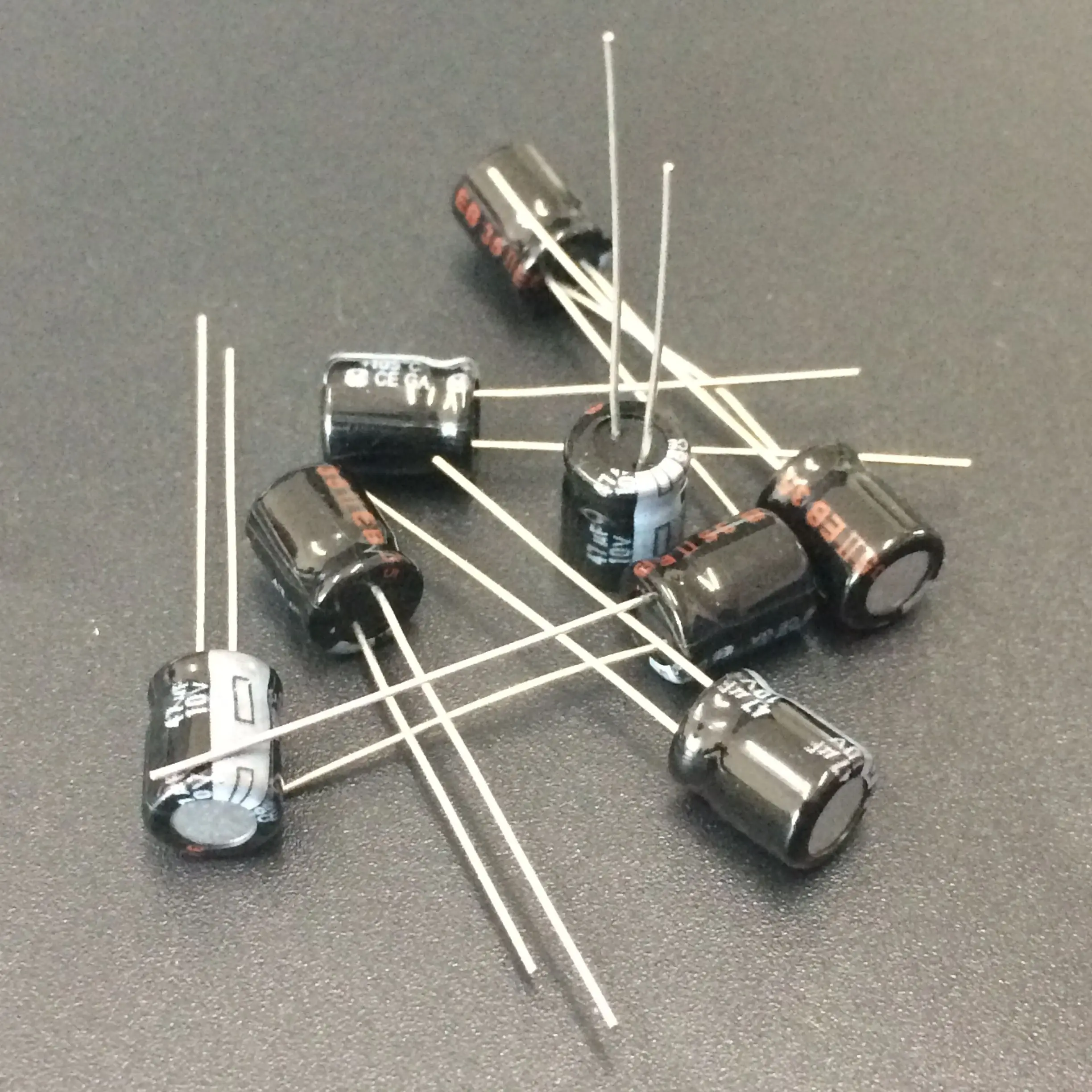 10pcs/100pcs 47uF 10V GA Series 6x7mm High Quality 10V 47uF Aluminum Electrolytic capacitors
10pcs/100pcs 47uF 10V GA Series 6x7mm High Quality 10V 47uF Aluminum Electrolytic capacitors