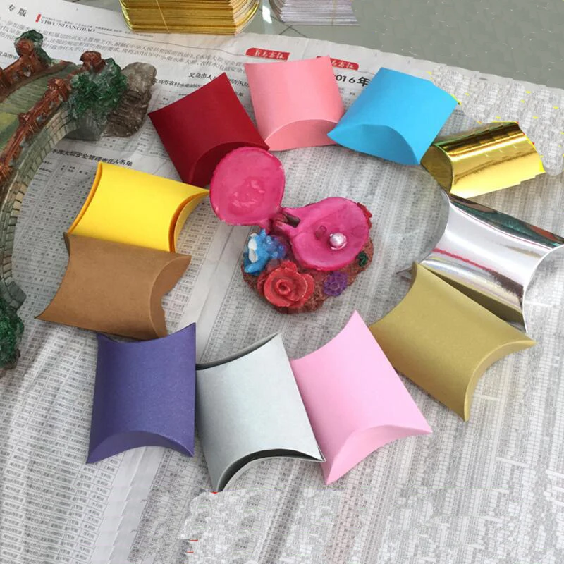 50pcs New Design Folding Carton 9*6.5*2.5cm Small Pillow Shape Box Jewelry Beads Gift Bags Luxury Flower Gift Candy Box
50pcs New Design Folding Carton 9*6.5*2.5cm Small Pillow Shape Box Jewelry Beads Gift Bags Luxury Flower Gift Candy Box