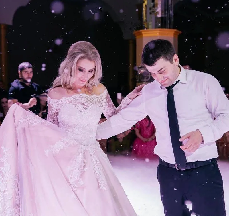Gorgeous luxury Lace Garden Wedding Dresses Long Sleeves Bridal Gowns Off-the-Shoulder boat Neck wedding gown vestido de novia
Gorgeous luxury Lace Garden Wedding Dresses Long Sleeves Bridal Gowns Off-the-Shoulder boat Neck wedding gown vestido de novia