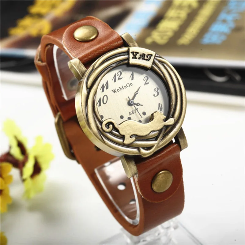 Hot Sale Vintage Leather Strap Watches Brand Quality Round Dail Quartz Watch Brown & White & Red Band for Women and Men Dress
Hot Sale Vintage Leather Strap Watches Brand Quality Round Dail Quartz Watch Brown & White & Red Band for Women and Men Dress