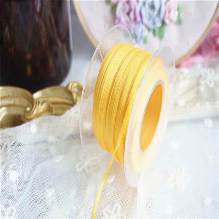 2mmX20mts Solid colors yellow of 100% pure silk embroidery ribbon thin taffeta high quality silk ribbon Anya Ribbon Handcraft
2mmX20mts Solid colors yellow of 100% pure silk embroidery ribbon thin taffeta high quality silk ribbon Anya Ribbon Handcraft