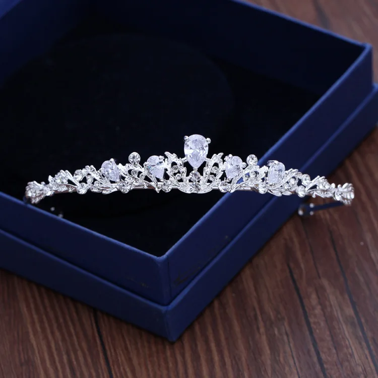 Fashion Zircon Bridal Tiara Headpiece Silver Color Crystal Wedding Crown Hair Accessories Women Birthday Party Rhinestone Crowns
Fashion Zircon Bridal Tiara Headpiece Silver Color Crystal Wedding Crown Hair Accessories Women Birthday Party Rhinestone Crowns