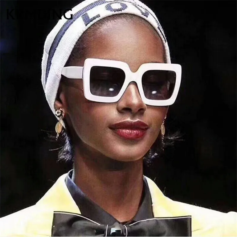 2019 Fashion two-color square sunglasses women's brand designer PC frame gradient lens classic retro female male glasses UV400
2019 Fashion two-color square sunglasses women's brand designer PC frame gradient lens classic retro female male glasses UV400