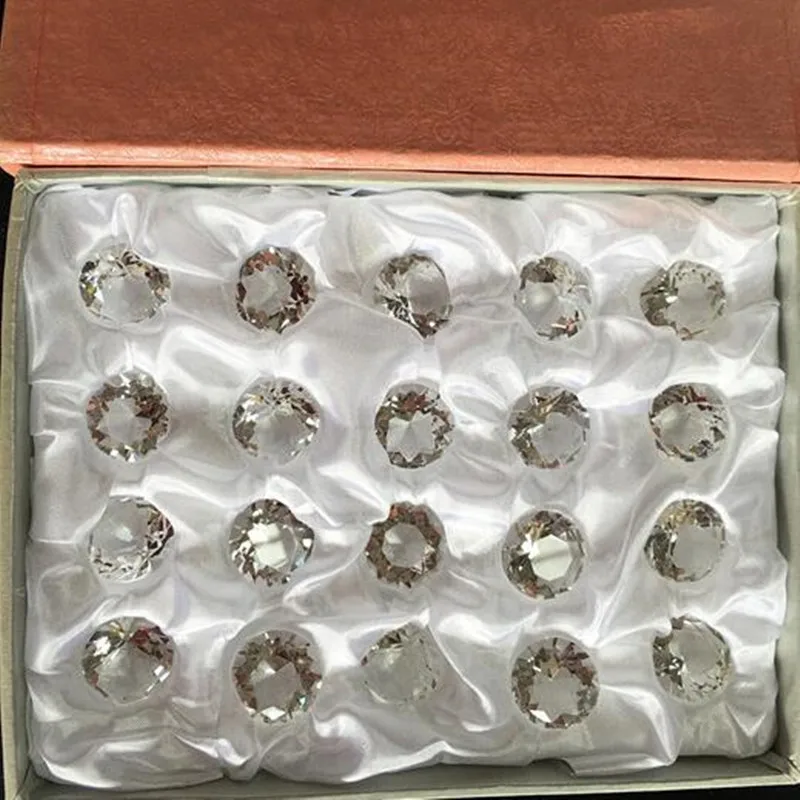 Clear 20mm 20pcs/set With Pink Box Crystal Rhinestone Diamond Cut Jewelry Crafts Paperweight Home Decor Wedding Party Supplies
Clear 20mm 20pcs/set With Pink Box Crystal Rhinestone Diamond Cut Jewelry Crafts Paperweight Home Decor Wedding Party Supplies