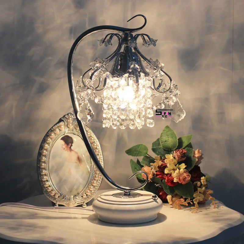 Authentic Korean crystal lamp bedroom bedside lamp dimming lamp modern wedding table
Authentic Korean crystal lamp bedroom bedside lamp dimming lamp modern wedding table