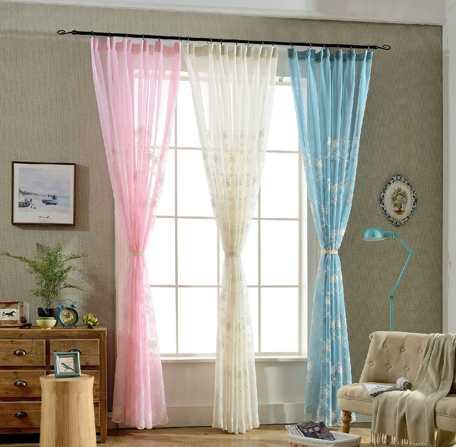European White Embroidered Voile Curtains Bedroom Sheer Curtains for Living Room Tulle Window Curtains/Panels Window Screening
European White Embroidered Voile Curtains Bedroom Sheer Curtains for Living Room Tulle Window Curtains/Panels Window Screening