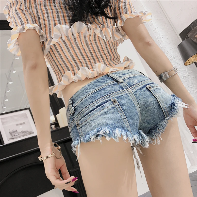 MUMUZI 2021 new arrival casual summer hot sale denim women shorts LOW waists fur-lined leg-openings with tassel sexy short Jeans
MUMUZI 2021 new arrival casual summer hot sale denim women shorts LOW waists fur-lined leg-openings with tassel sexy short Jeans
